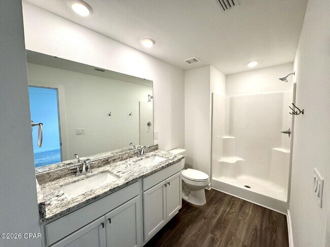 Building Photo - 5889 Tyndall Pl