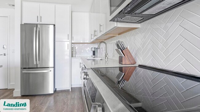 Building Photo - 1950 Mayfair St