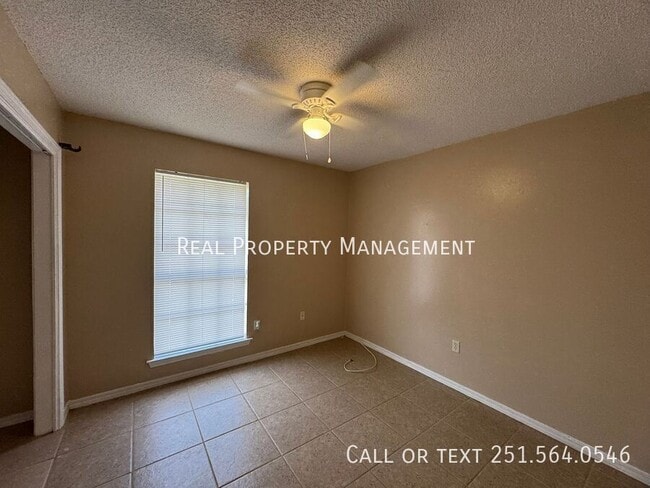 Building Photo - 7969 S Pine Springs Dr