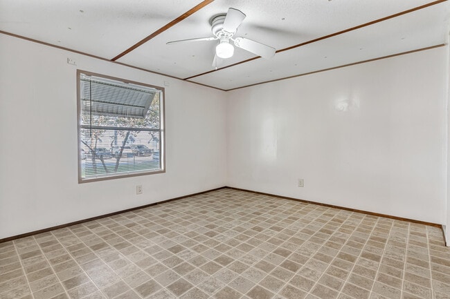 Building Photo - 1328 Greendale Ave