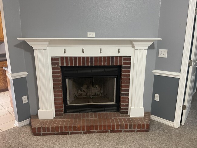 Building Photo - 3007 Pine Lake Ct
