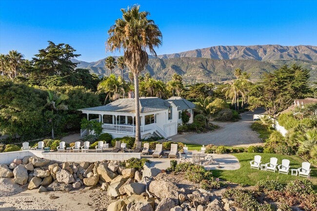 Building Photo - 867 Sand Point Rd