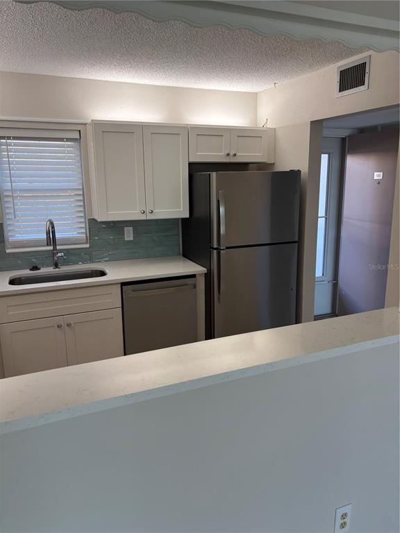 Building Photo - 7405 Bay Island Dr S