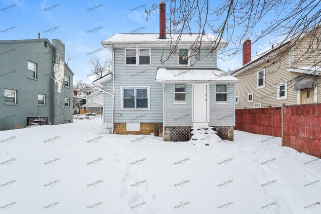 Building Photo - 1094 E 16th Ave