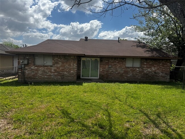 Building Photo - 1922 Bunzel St