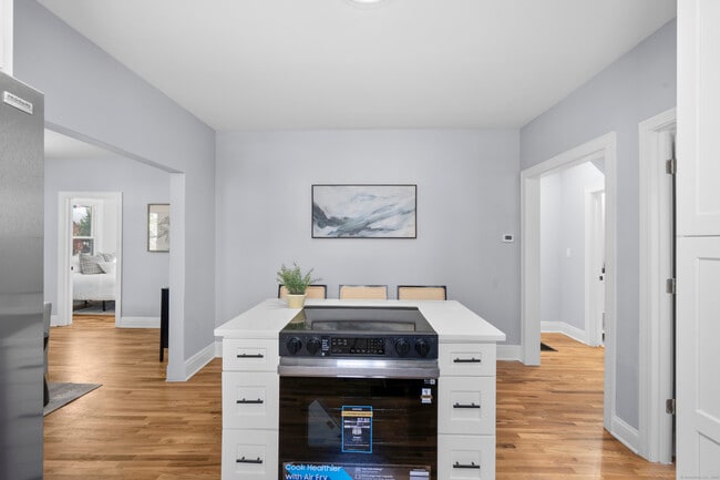 Building Photo - 7 Devotion Rd