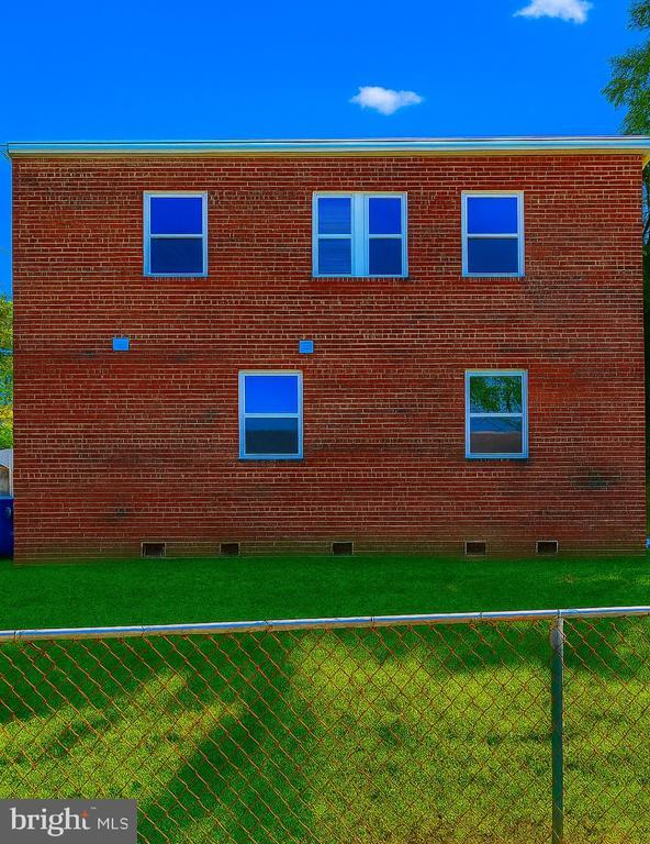 Building Photo - 3611 Edison St