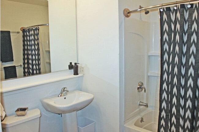 Interior Photo - Brookview Commons East - Great Downtown Living