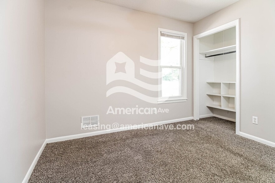 Building Photo - 205 Reseda Dr