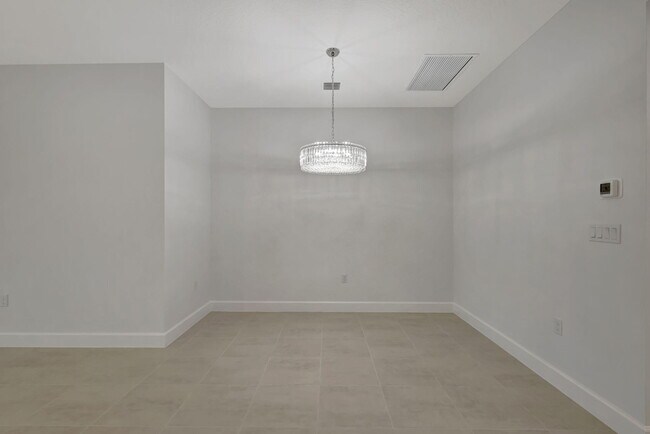 Building Photo - 12557 SW Rain River Dr