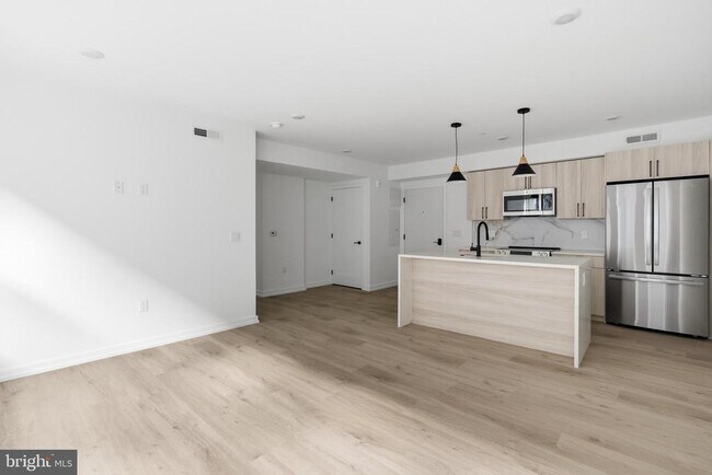 Building Photo - 209 New St