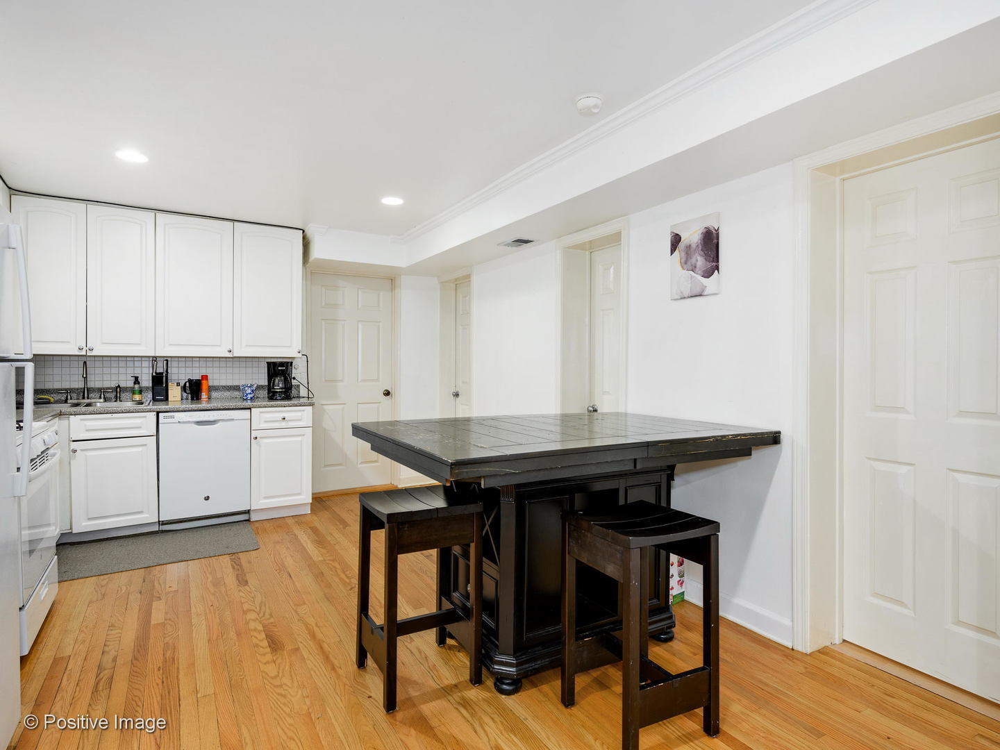 Building Photo - 1950 N Hudson Ave