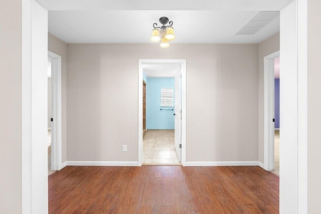 Building Photo - 24369 Bingham Creek Rd