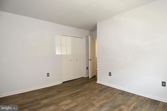 Building Photo - 10451 Malone Ct
