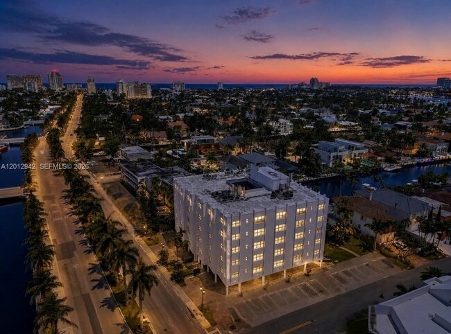 Building Photo - 1770 E Las Olas Blvd