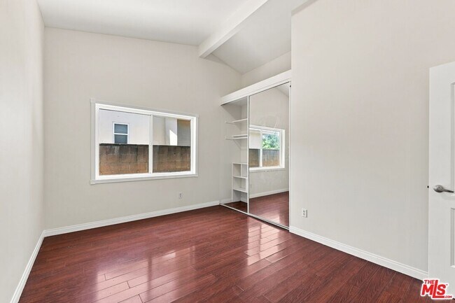 Building Photo - 15920 Gledhill St