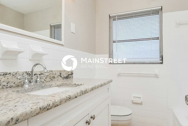 Building Photo - 4 Bedroom Pet-Friendly Home in Winter Haven, FL with Main Street Renewal