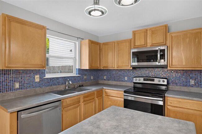 Building Photo - 13636 Merseyside Dr