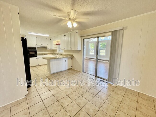 Building Photo - 621 Welsh Pl