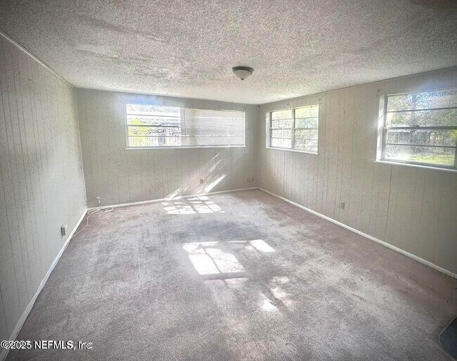 Building Photo - 6422 Solandra Dr
