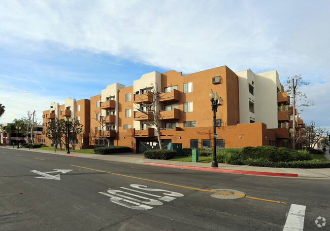 Building Photo - Garden Court Apartments