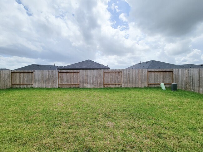 Building Photo - 1014 Star Grass Ln