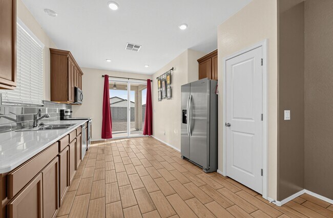 Building Photo - 1623 W Pima Ct