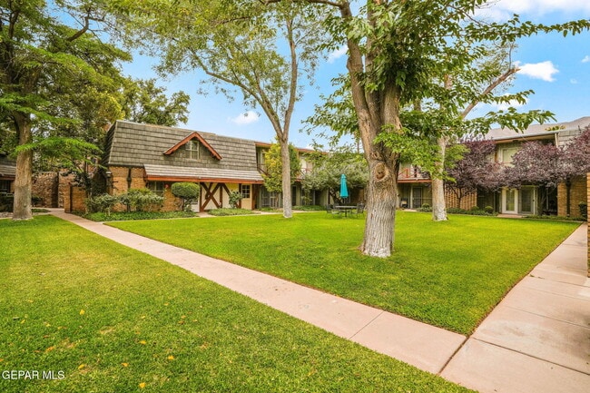 Building Photo - 350 Thunderbird Dr