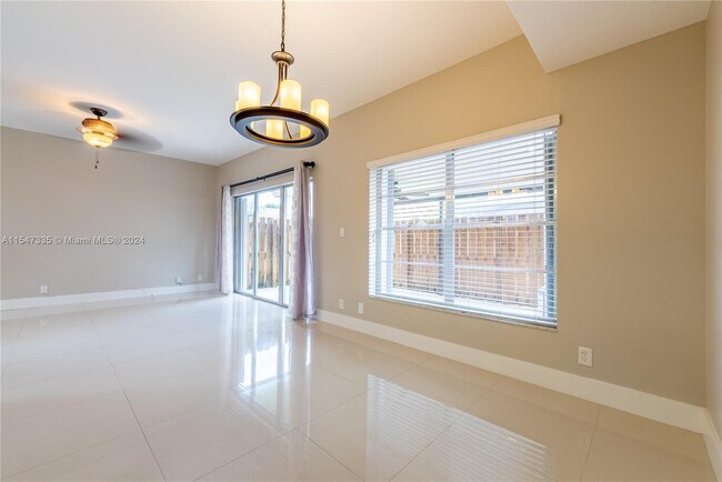 Building Photo - 19160 NW 82nd Cir Ct