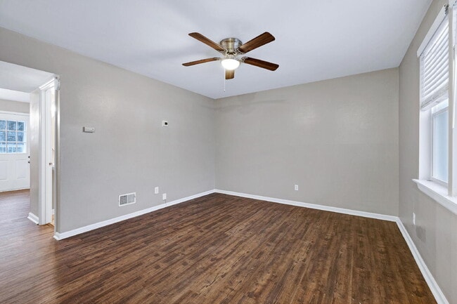 Building Photo - 228 Waldo St