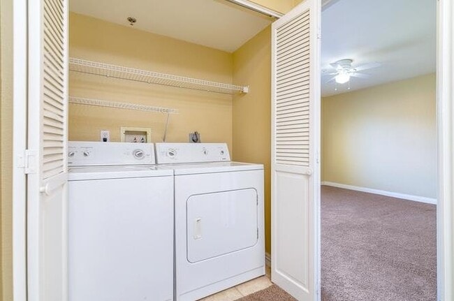 Building Photo - 5525 Shasta Ln