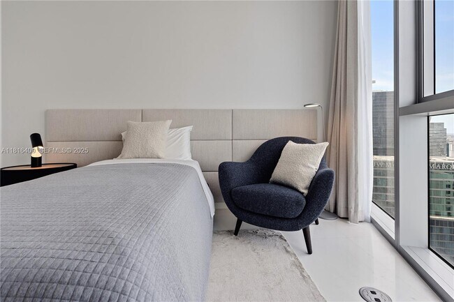 Building Photo - 300 Biscayne Blvd Way