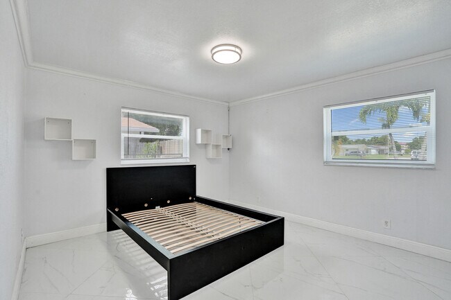 Building Photo - 855 NW 80th Terrace