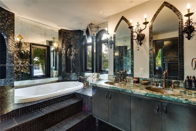 Building Photo - 3725 Sheridan Ave