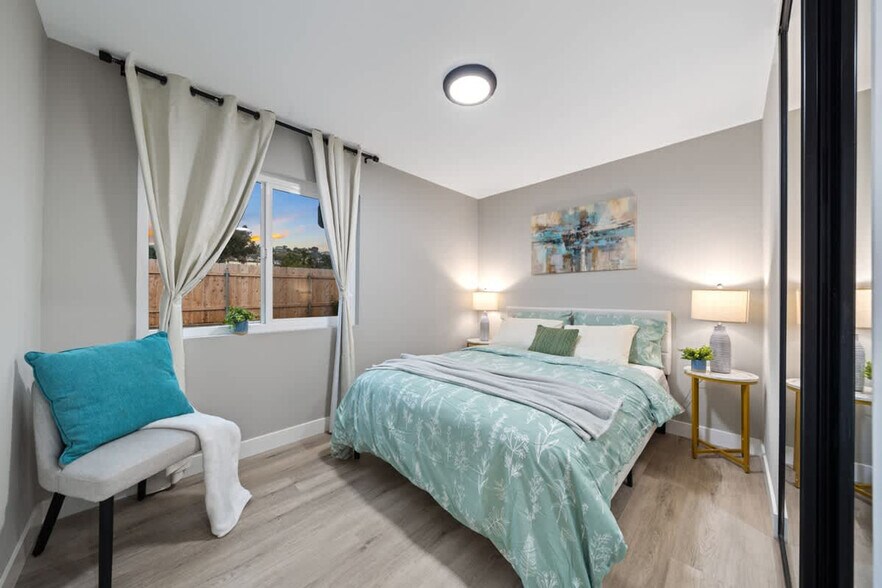 Building Photo - 9827 San Diego St