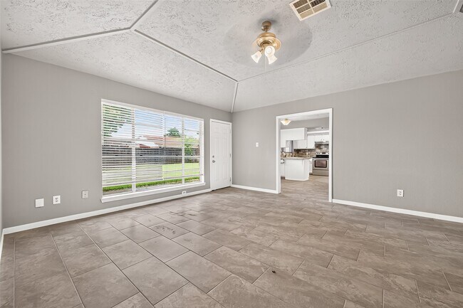 Building Photo - 9903 Towne Tower Ln