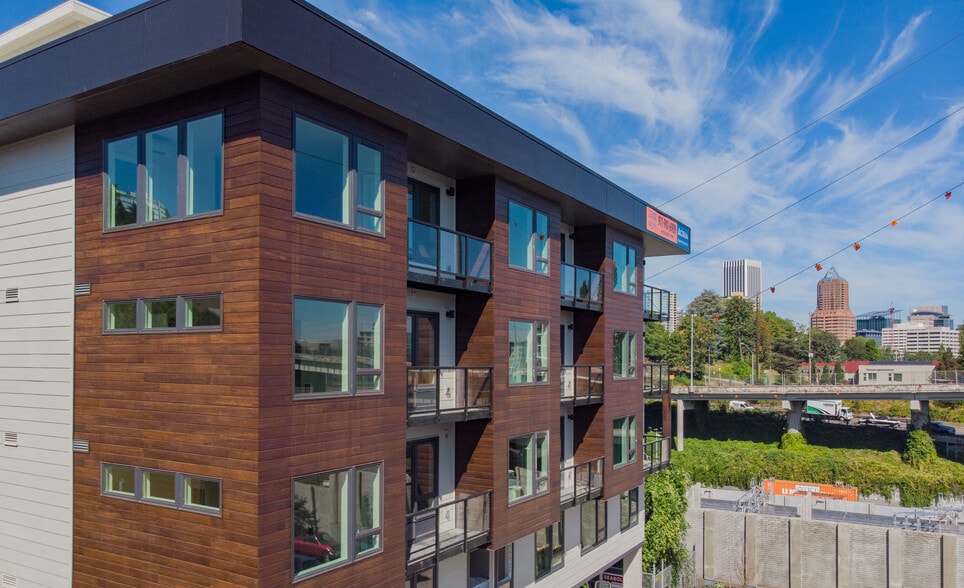 Primary Photo - Acqua Apartments