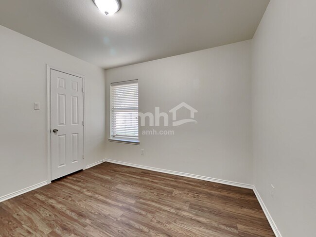 Building Photo - 11600 Turkey Creek Dr