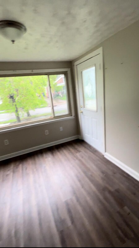 Building Photo - 5733 Longwood Ave