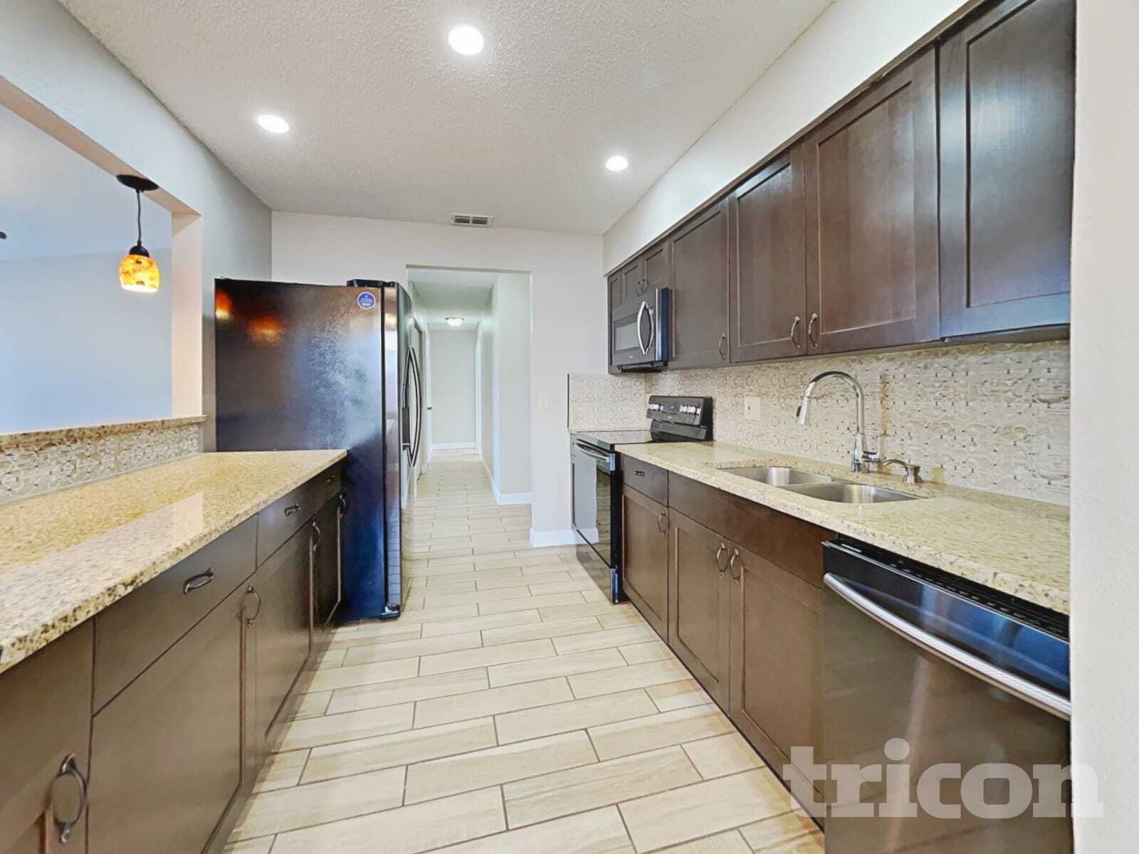 Building Photo - 1237 Edgerton Dr