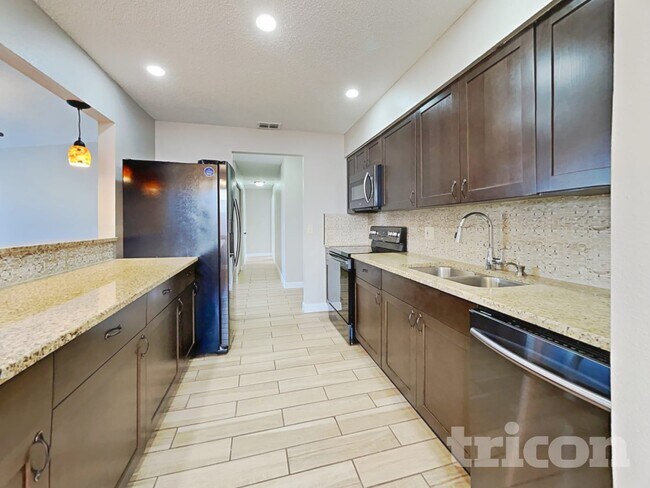 Building Photo - 1237 Edgerton Dr