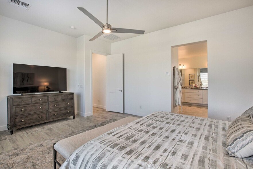 Building Photo - 16456 W Monterey Way