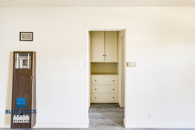 Building Photo - 1055 N El Centro Ave