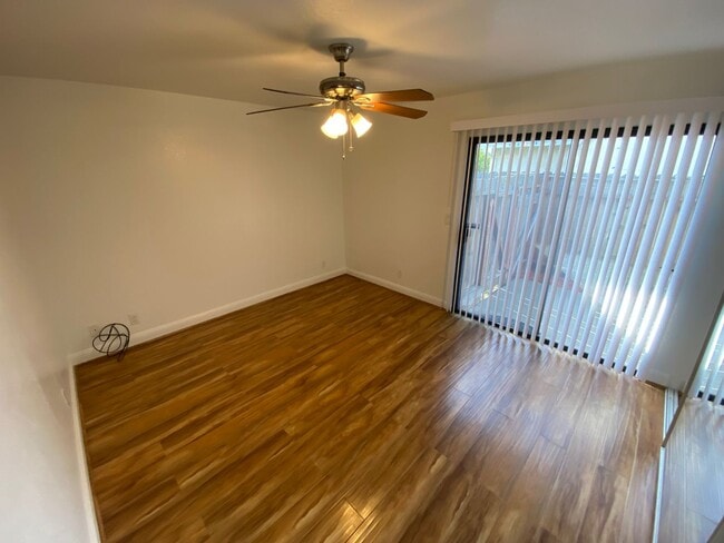 Building Photo - 705-709 E St