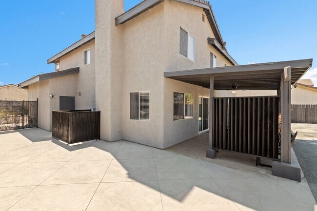 Building Photo - 43865 Carefree Ct
