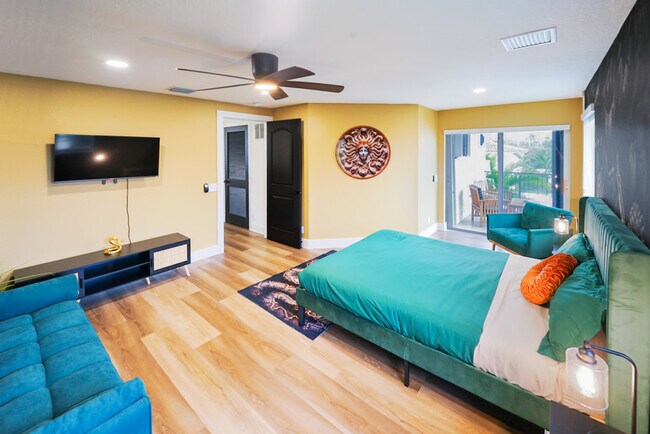 Building Photo - 2609 Center Ave