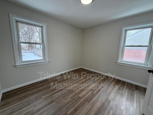 Building Photo - 17 St Genevieve Ct