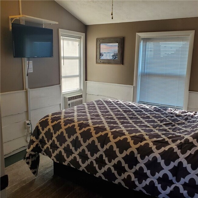 Building Photo - 7594 2nd St