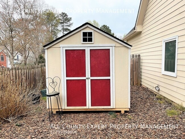 Building Photo - 1635 River Oak Dr