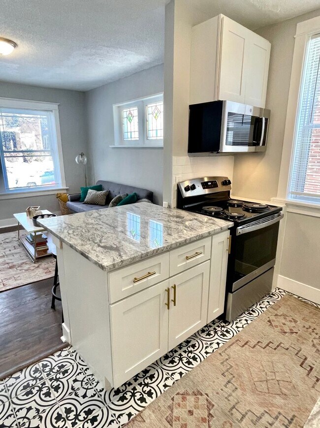 Building Photo - 2112 Maury Ave